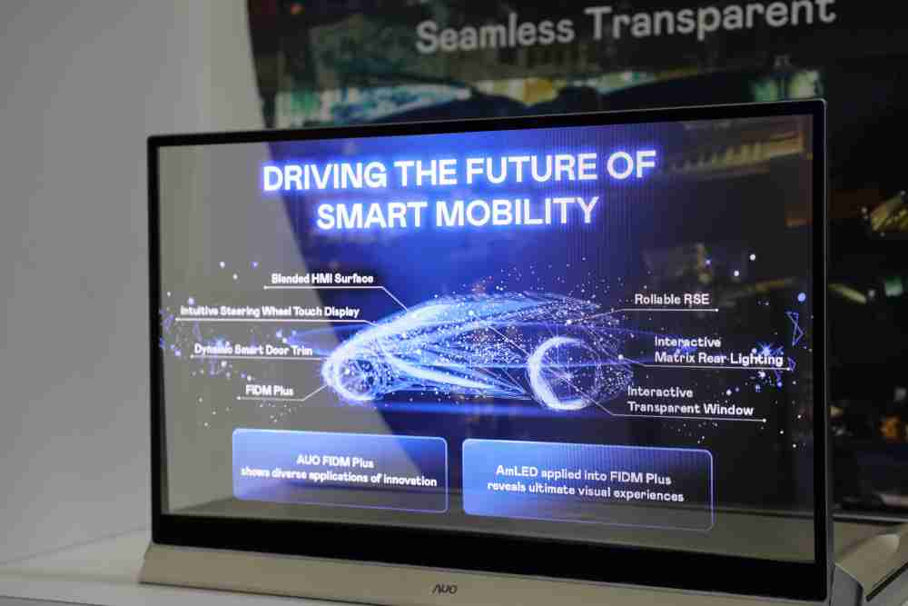 杏悦2凭借着超高亮度和透明度，，，，这款30吋透明Micro LED显示器在AR系统与智慧零售具有潜在的应用价值。。