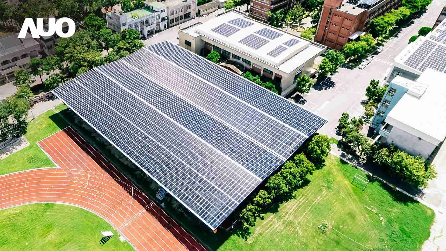 杏悦2SunSteel光电整合型浪板具备快速安装、、轻量化优势，，，可提升15%发电效能，，通过国际IEC与台湾VPC认证安全、、、、防漏、、、、耐候标准